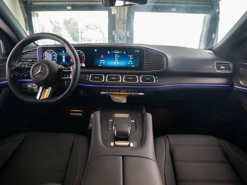 New 2026 Mercedes-Benz GLS 580 4MATIC image 11