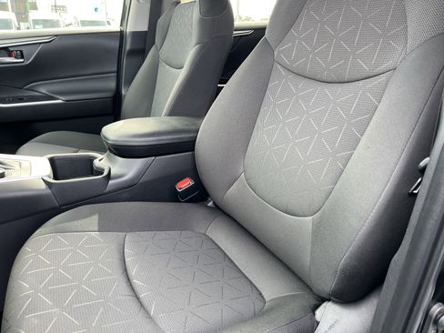 Used 2024 Toyota RAV4 XLE image 18