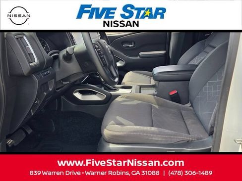 Used 2025 Nissan Frontier SV w/ Tow Package AWD/4WD image 5