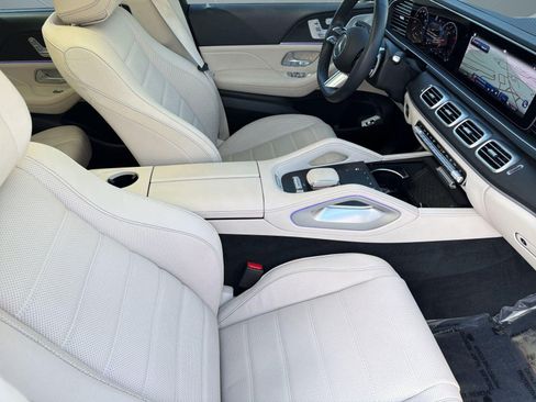 Used 2024 Mercedes-Benz GLS 450 4MATIC image 31