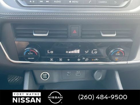 Used 2023 Nissan Rogue SV AWD/4WD image 17