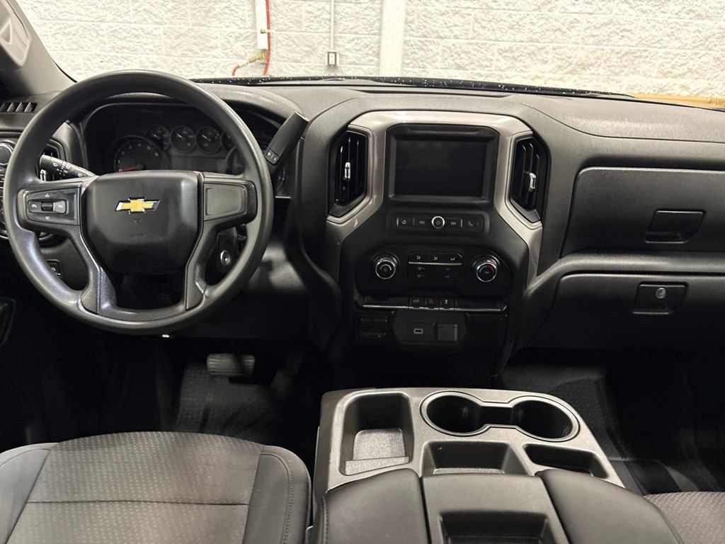 Used 2020 Chevrolet Silverado 1500 Custom w/ Custom Value Package AWD/4WD image 14