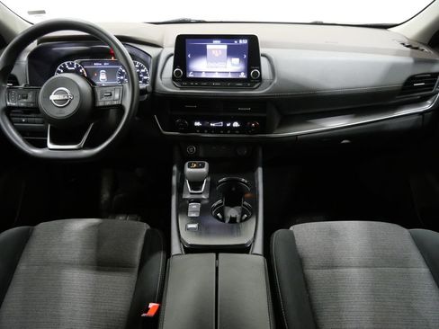 Used 2023 Nissan Rogue SV image 10