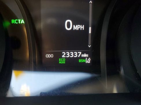 Used 2023 Toyota Camry SE w/ Cold Weather Package image 21