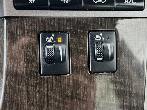 Used 2013 Toyota Venza Limited image 25