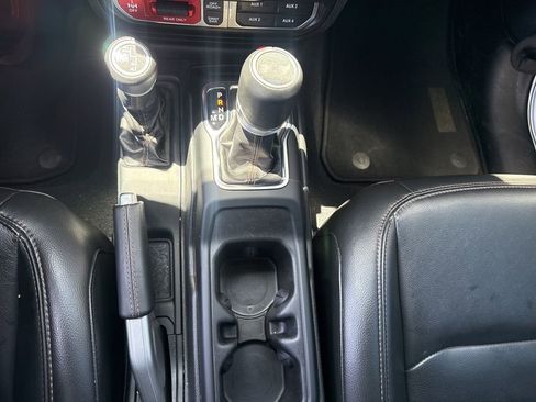 Certified 2022 Jeep Wrangler Unlimited Rubicon w/ Xtreme Recon 35" Tire Package image 28