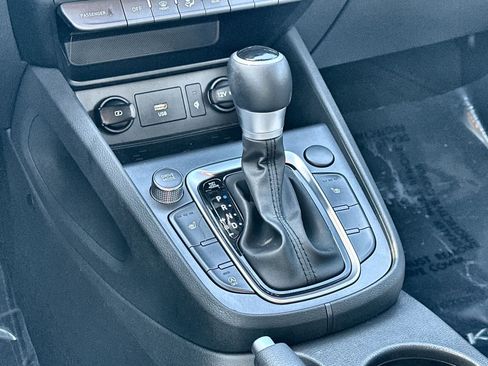 Used 2023 Hyundai Kona SEL w/ Convenience Package image 17