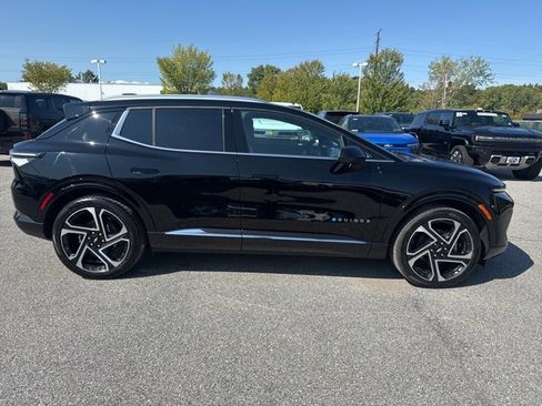 New 2025 Chevrolet Equinox EV LT w/ Convenience Package II image 7