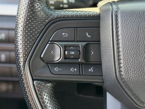 Certified 2025 Toyota Tacoma SR5 AWD/4WD image 11