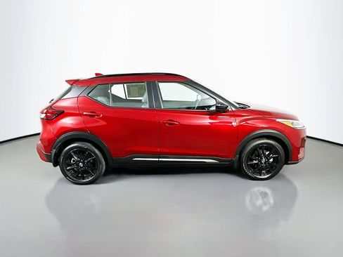 Used 2022 Nissan Kicks SR w/ Premium Package image 7