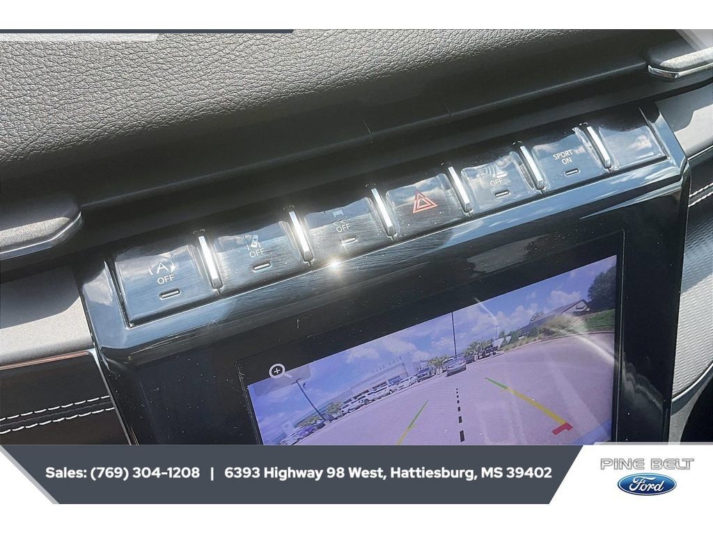 Used 2023 Jeep Grand Cherokee Altitude AWD/4WD image 23