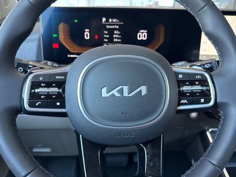 New 2026 Kia Carnival EX FWD image 24