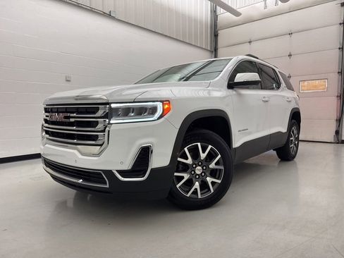 Used 2023 GMC Acadia SLE w/ Driver Convenience Package FWD image 3