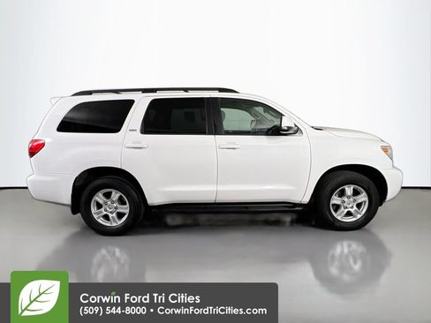Used 2017 Toyota Sequoia SR5 AWD/4WD image 19