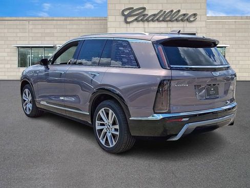 New 2026 Cadillac Vistiq Premium Luxury w/ LPO, Floor Liner Package AWD/4WD image 4