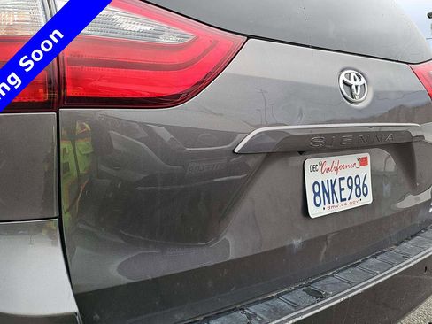 Used 2020 Toyota Sienna XLE w/ XLE Navigation Package AWD/4WD image 2