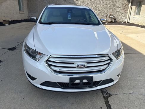 Used 2015 Ford Taurus Limited w/ Equipment Group 301A AWD/4WD image 5