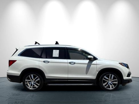 Used 2017 Honda Pilot Elite image 3