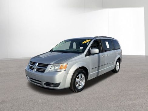Used 2009 Dodge Grand Caravan SXT image 2