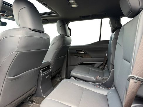 Used 2024 Lexus GX 550 w/ Accessory Package (Z1) AWD/4WD image 26
