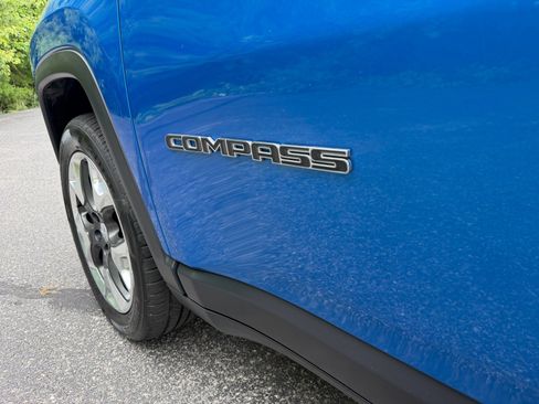 Used 2019 Jeep Compass Limited AWD/4WD image 12