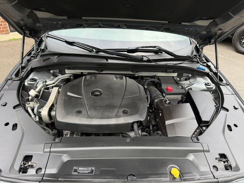 Used 2018 Volvo V90 T6 Cross Country w/ Convenience Package AWD/4WD image 14