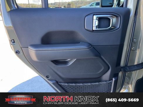 New 2026 Jeep Gladiator Sport AWD/4WD image 15