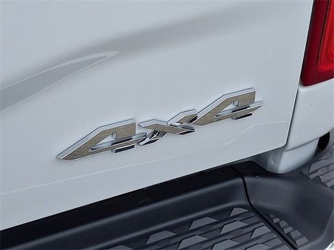 Used 2024 RAM 2500 Tradesman w/ Chrome Appearance Group image 24