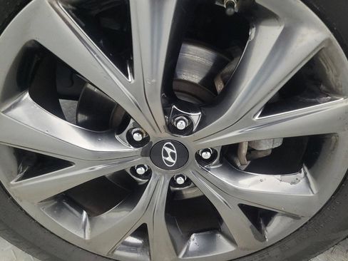 Used 2018 Hyundai Santa Fe Sport w/ 2.0T Ultimate Tech Package 05 image 31