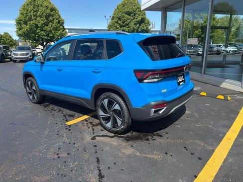 New 2026 Volkswagen Taos SE AWD/4WD image 3