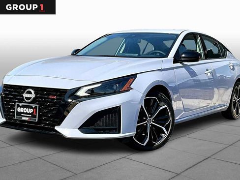 New 2025 Nissan Altima 2.5 SR image 1