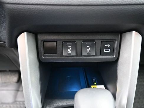 Certified 2023 Toyota Corolla Cross XLE image 19