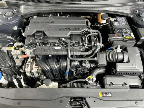 Used 2022 Hyundai Elantra SE FWD image 21