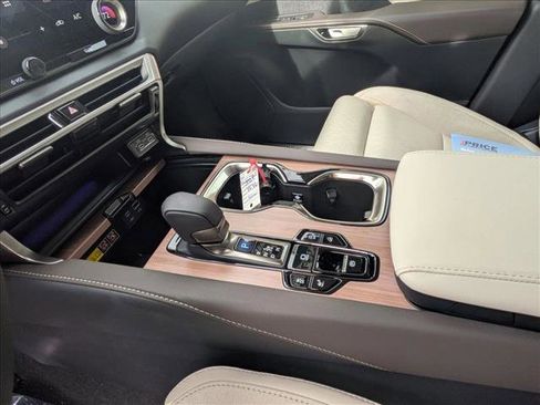 Used 2025 Lexus RX 350 w/ Luxury Package image 15