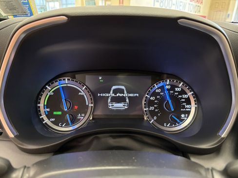 Used 2022 Toyota Highlander XLE image 35