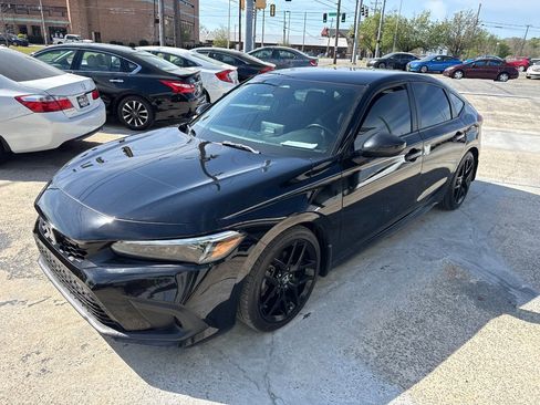Used 2023 Honda Civic Sport image 2
