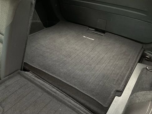 Used 2025 Nissan Rogue SV image 17