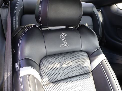 Used 2020 Ford Mustang Shelby GT500 w/ Technology Package image 15