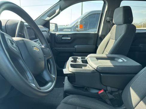 Used 2024 Chevrolet Silverado 1500 Custom image 32