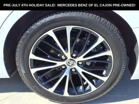 Used 2020 Toyota Camry SE w/ Sunroof Package FWD image 25