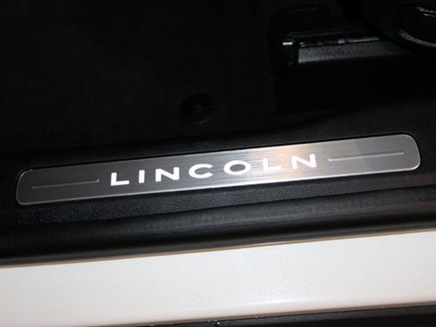 Used 2024 Lincoln Corsair Grand Touring w/ Equipment Group 302A image 7