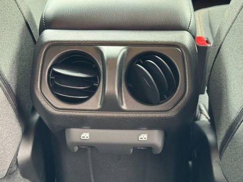 New 2025 Jeep Gladiator Sport image 10