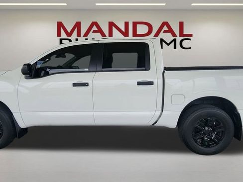 Used 2024 Nissan Titan SV AWD/4WD image 11