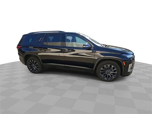 Certified 2023 Chevrolet Traverse RS image 9