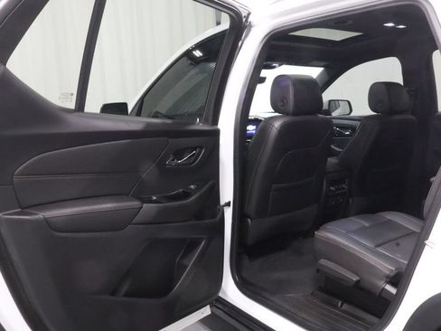 Used 2022 Chevrolet Traverse RS w/ LPO, Floor Liner Package AWD/4WD image 12