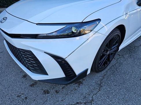 Used 2026 Toyota Camry SE FWD image 14