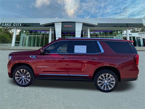 Used 2021 GMC Yukon Denali w/ Denali Premium Package image 6