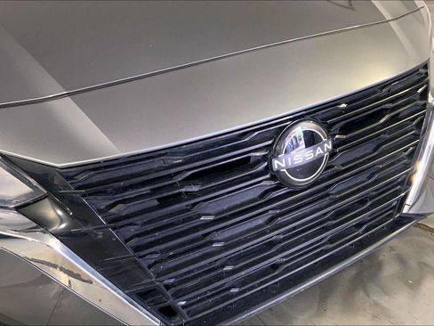 Used 2025 Nissan Altima 2.5 SV FWD image 28