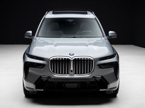 Used 2024 BMW X7 xDrive40i w/ M Sport Package AWD/4WD image 6