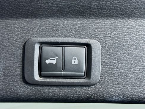 Used 2025 Mitsubishi Outlander SE FWD image 31
